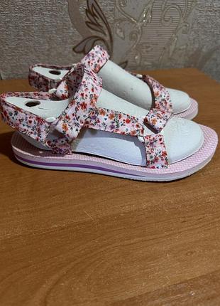 Босоніжки 🌸