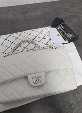 Сумка кожаная белая chanel