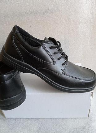 Нові шкіряні туфлі для хлопчиків hush puppies.розмір 36.38.