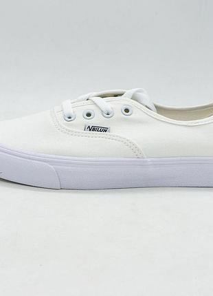 Белые слипоны ibilun в стиле vans classic lace 40. размеры в наличии: 37, 38, 39, 40, 41.