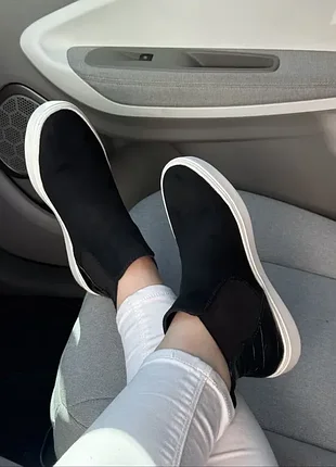 Женские ботинки черного цвета zara