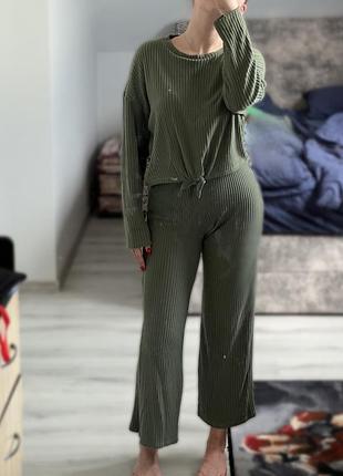 Стильний трикотажний костюм h&m кольору хакі (розмір 158)