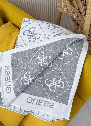 Палантин шарф, хустка guess женский шарф гесс бело-серый