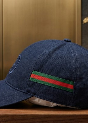 Кепка / бейсболка у темно-синьому кольорі. made in italy