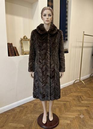 Шуба норкова коричневого кольору бренду pelshuset (драммен, норвегія)