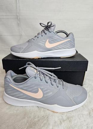 Бігові кросівки nike 40 розмір