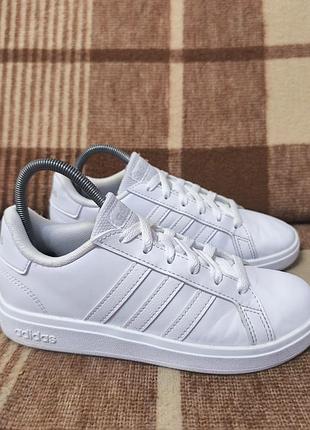 Детские кроссовки adidas
