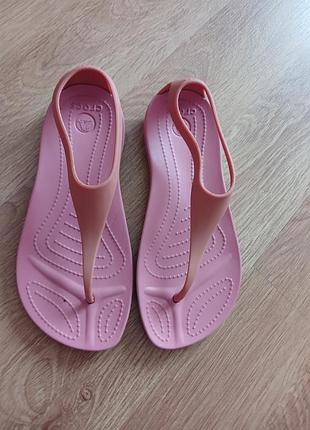 Crocs, сандалі, шльопанці