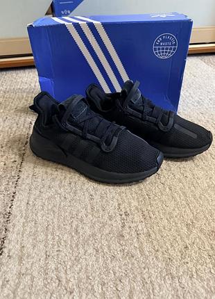 Кросівки adidas 37-38р