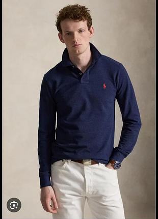 Темно-синій лонгслів polo ralph lauren виготовлений із бавовняного піке та має вишитий червоний логотип