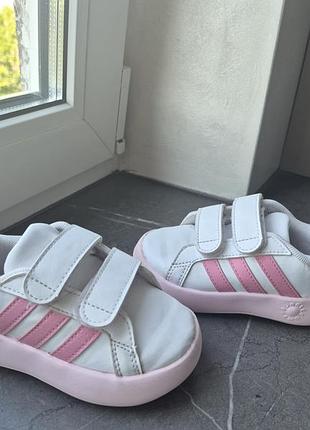 Кросівки adidas