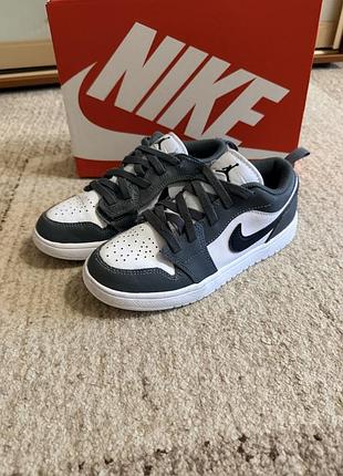 Кросівки nike jordan 34 р