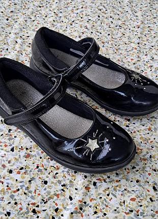 Школьные кожаные черные туфли clarks 1964h spark (р. 30, стелька 19 см)