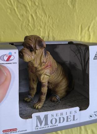 Коллекционная игрушечная фигурка собачка