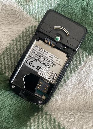 Sony ericsson z550 3