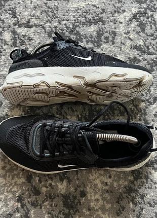 Продаю кросівки nike react live 2