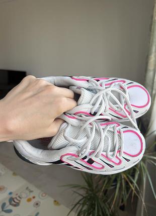 Жіночі кросівки adidas