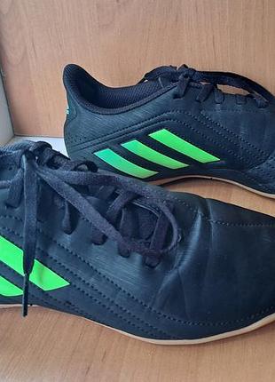 Футзалки оригінальні adidas p39,5