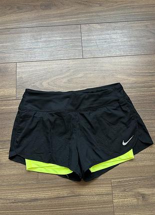 Жіночі спортивні шорти nike
