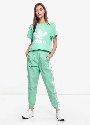Нейлонові джогери штани спортивні штани adidas