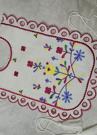 Вишита маніжка жилетка