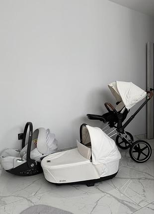 Cybex  priam коляска 3 в 1 білого кольору
