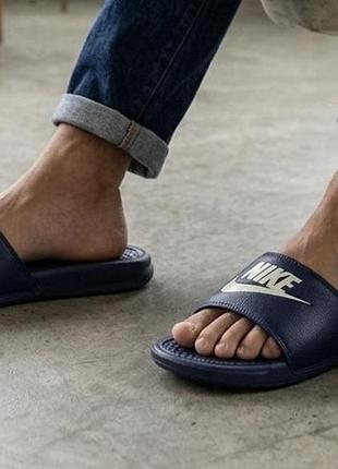Оригінальні шльопанці / сланці nike benassi (розмір 37.5)