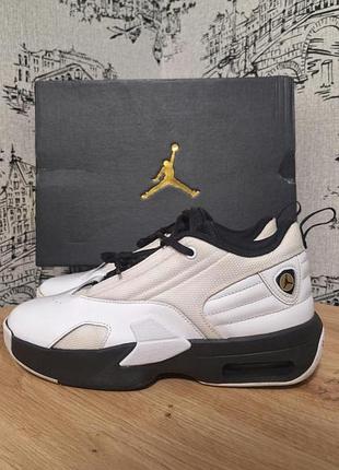 Jordan max aura 6