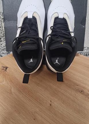 Jordan max aura 6 7