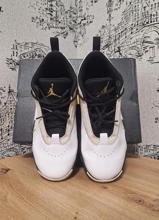 Jordan max aura 6 5