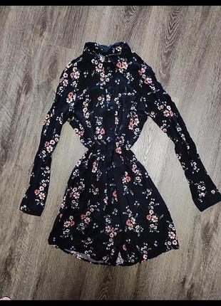 Продам сукню-сорочку 
🌸 стан: ідеальний
🌸 на ґудзиках по всій довжині.
🌸 особливо гарно виглядає з поясом, який чудово підкреслює талію.