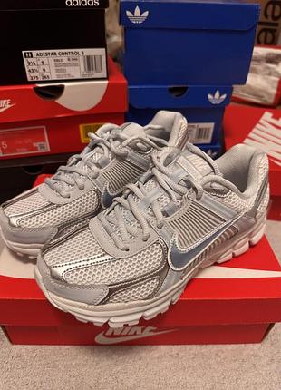Кросівки nike sportswear zoom vomero 5