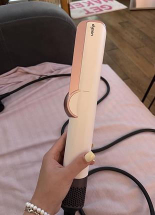 Випрамляч та фен dyson