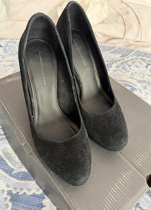Kurt geiger замшеві туфлі