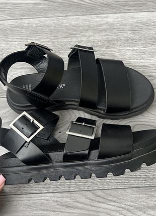 Босоніжки primark