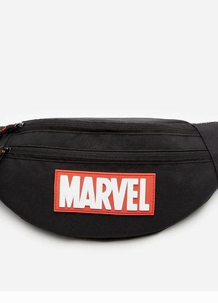 Сумка на пасок бананка з лого marvel від zara
