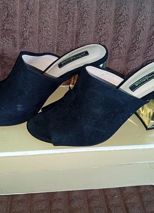 Продам.розмір 36.primadonna.у відмінному стані ,на худеньку ногу .
