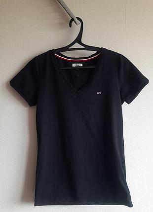 Футболка жіноча tommy hilfiger чорного кольору
