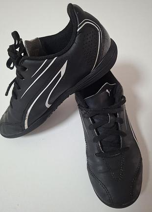 Детские черные футбольные бутсы сороконожки puma размер 32
