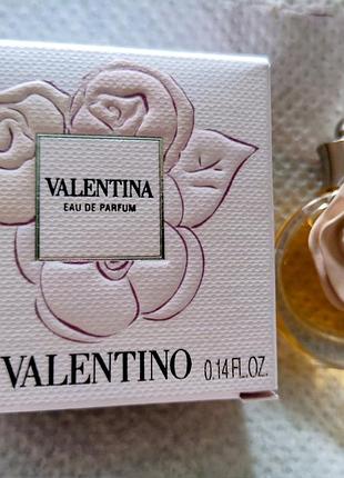 Миниатюра valentino valentina. оригинал.