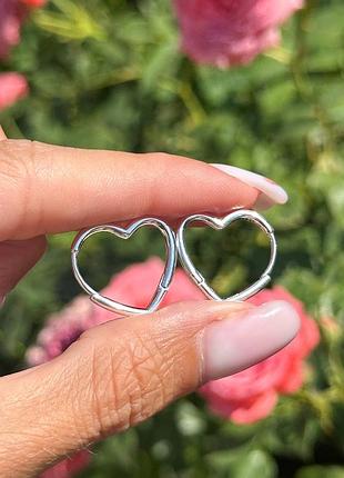 Сережки pandora з асиметричними серцями