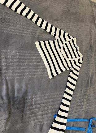 Bershka укорочений лонгслів в полоску