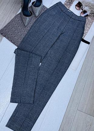Завужені брюки mango xs графітові класичні брюки в клітинку офісні брюки