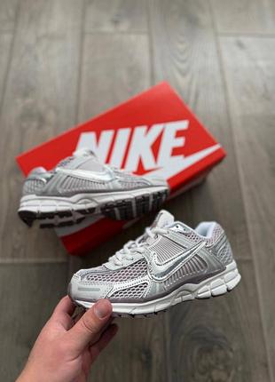 Стильні жіночі кросівки nike zoom vomero 5