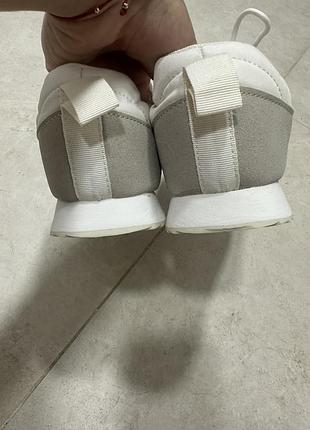 Кросівки 39 4