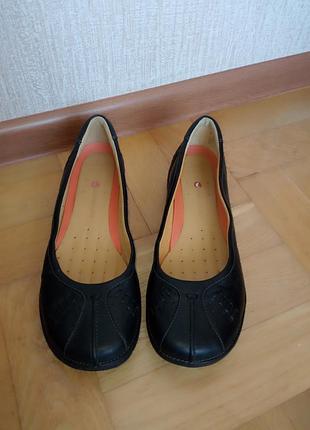 Балетки, мокасины clarks38.5- 39.5р. кожа.