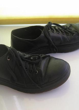 Шкіряні туфлі dr. martens, 41 розмір