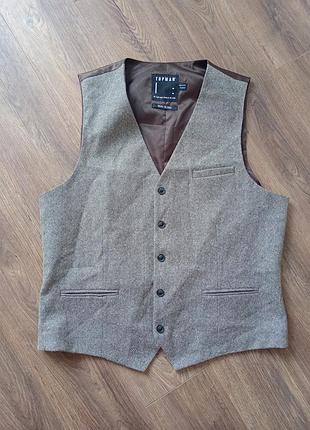 Брендова жилетка topman.
l