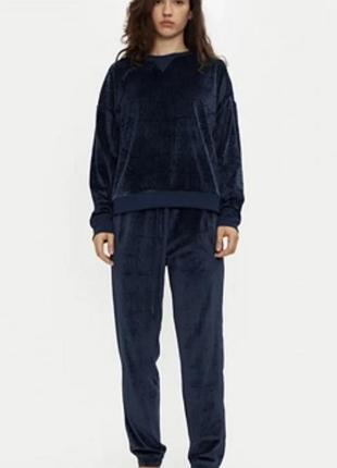Dkny чудовий монограмний велюровий костюм m/l темно синій в ідеалі