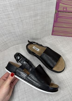 Оригинальные босоножки кожаные clarks